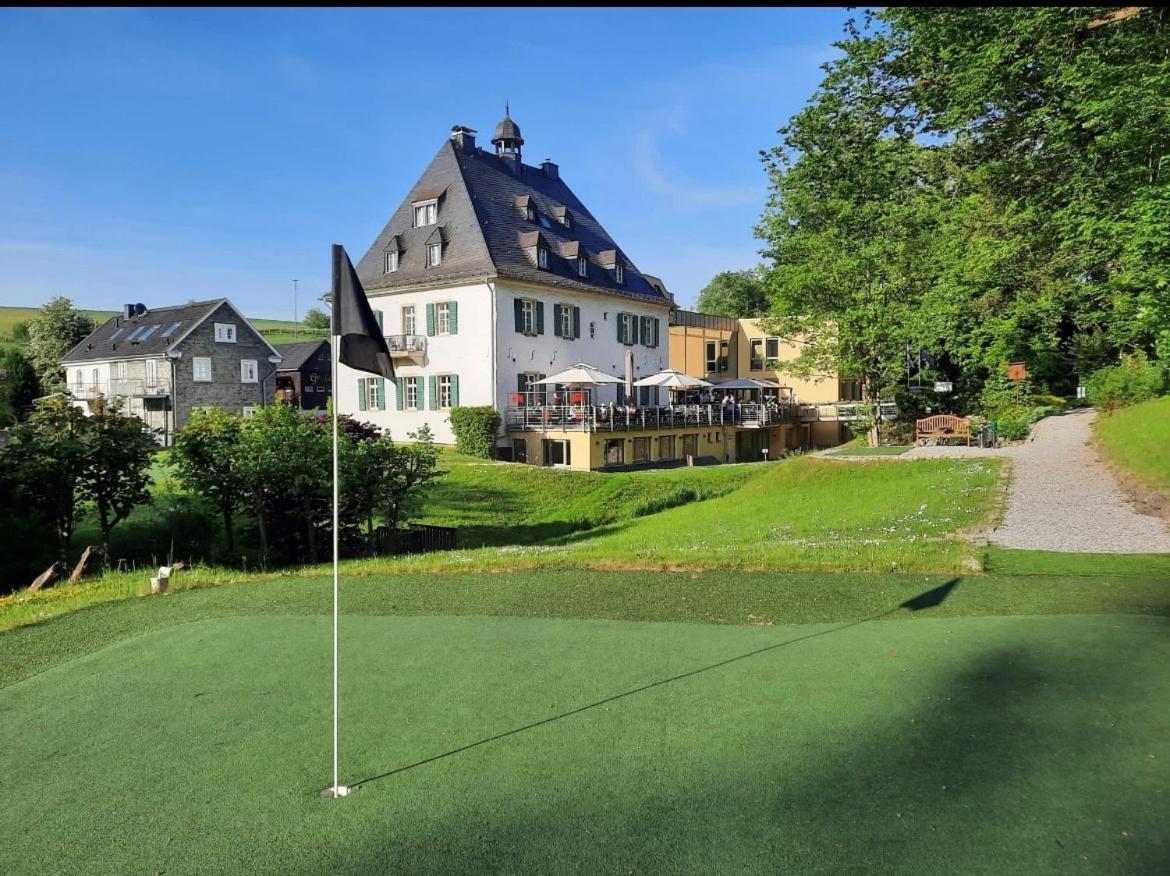 Hotel Gut Landscheid Буршайд Екстериор снимка