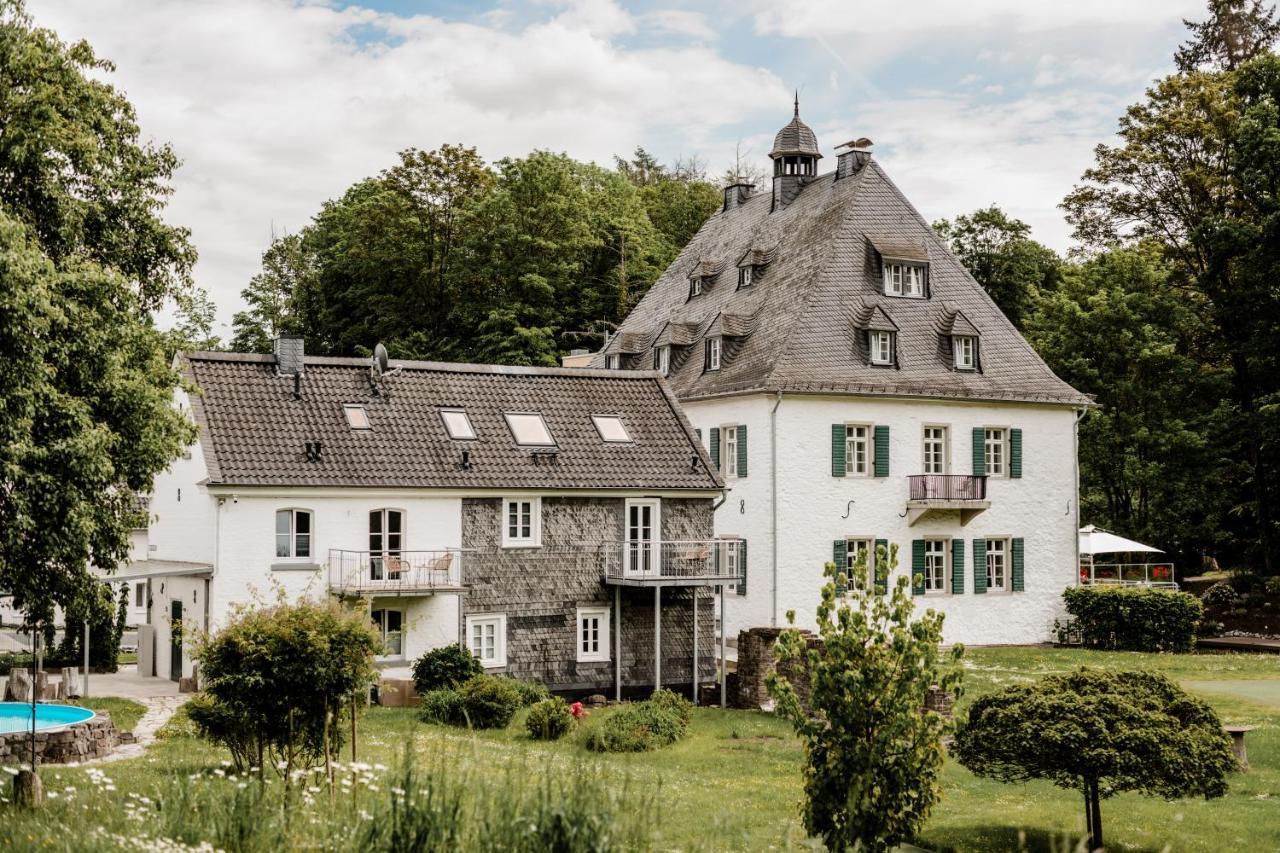 Hotel Gut Landscheid Буршайд Екстериор снимка