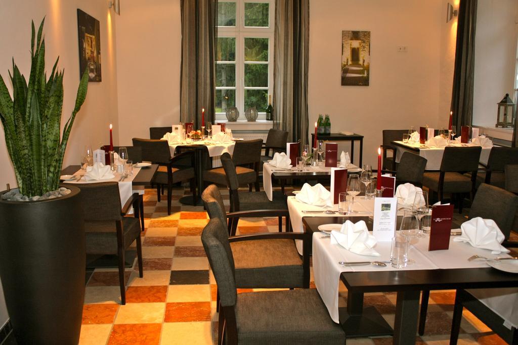 Hotel Gut Landscheid Буршайд Екстериор снимка
